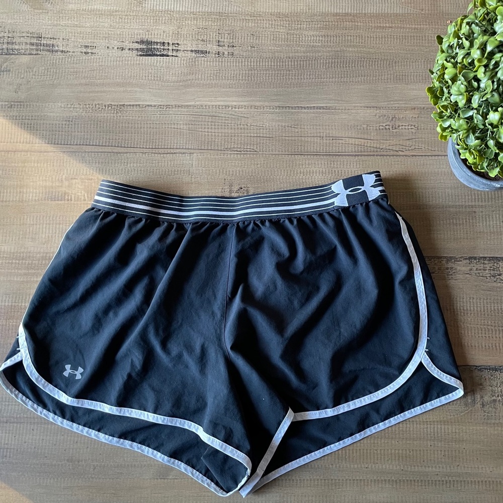 (USED) Under Armour Shorts - Medium